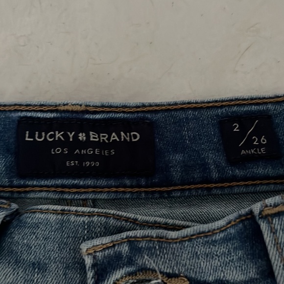 Lucky brand mid rise skinny jeans. Ava style size 2/26. Worn once - Picture 2 of 3